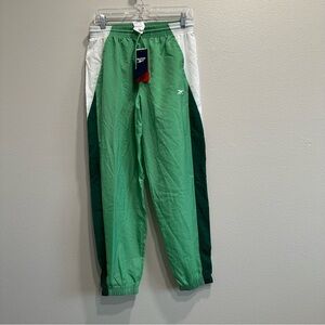 NWT Reebok size medium greenTrack Pants,athletic,lightweight,retro